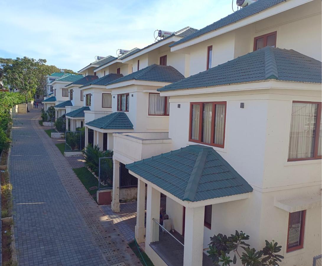 Ayan Villas With Private Pool Siolim Exterior photo